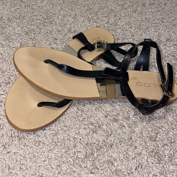 Black sandals - Picture 2 of 3